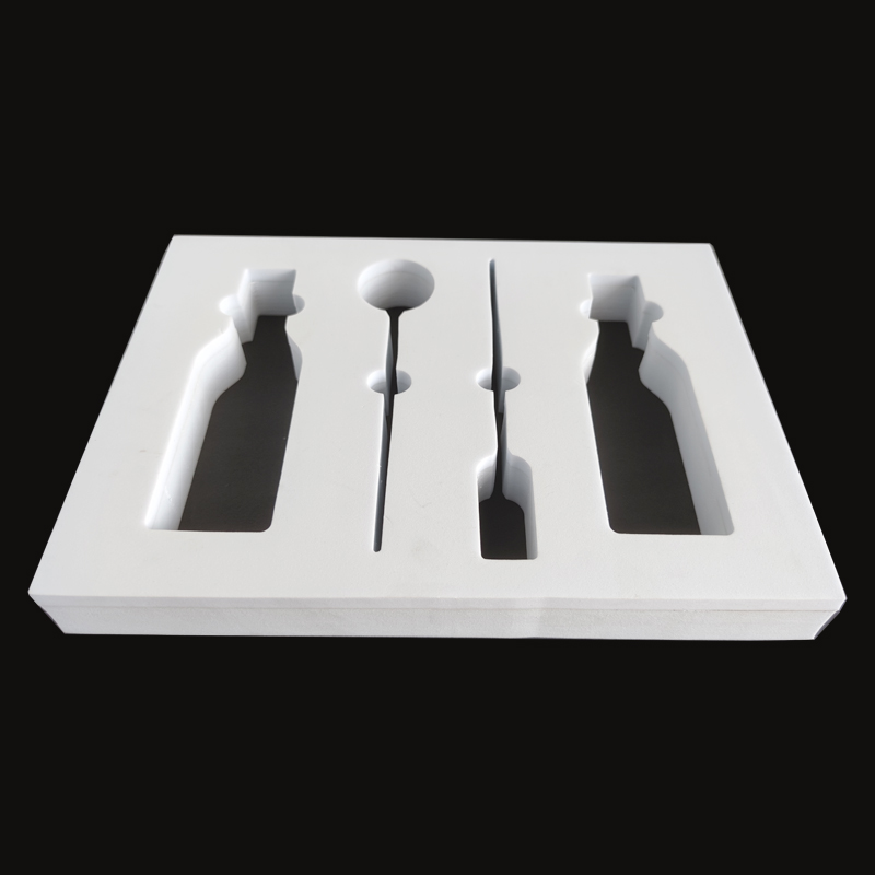 EVA包裝內(nèi)襯材料加工.jpg EVA包裝內(nèi)襯材料加工.jpg